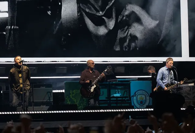 Oasis band members